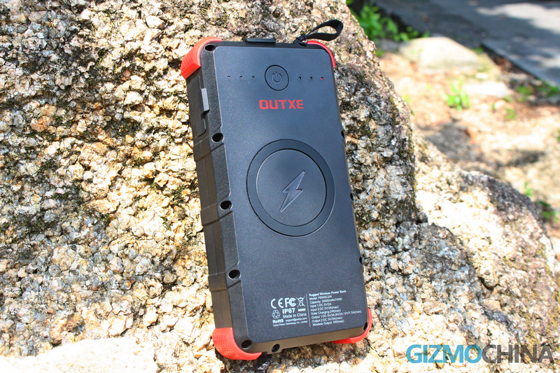 OUTXE W20 Waterproof Wireless Solar Power Bank Review Handy And Safe