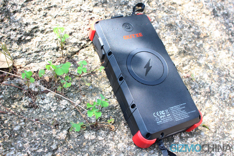 OUTXE W20 Waterproof Wireless Solar Power Bank Review Handy And Safe