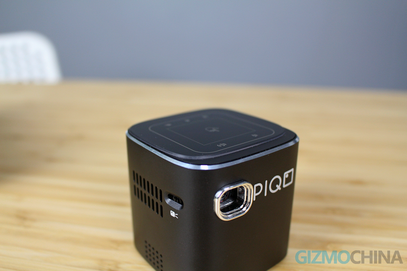   PIQO Smart Mini Projector 