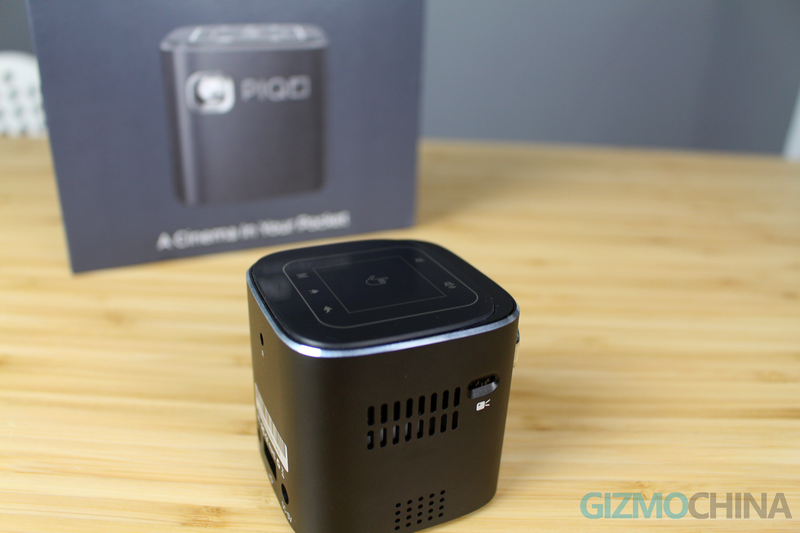   PIQO Smart Mini Projector 