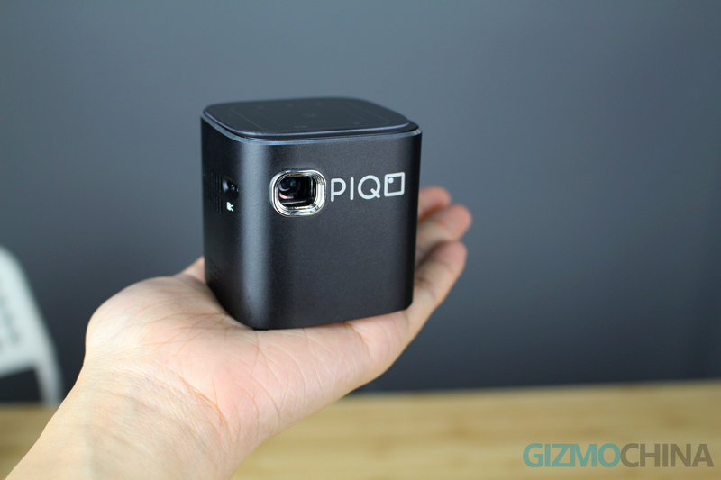   PIQO Smart Mini Projector 