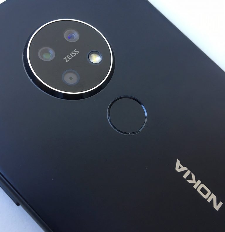 mobile with carl zeiss camera
