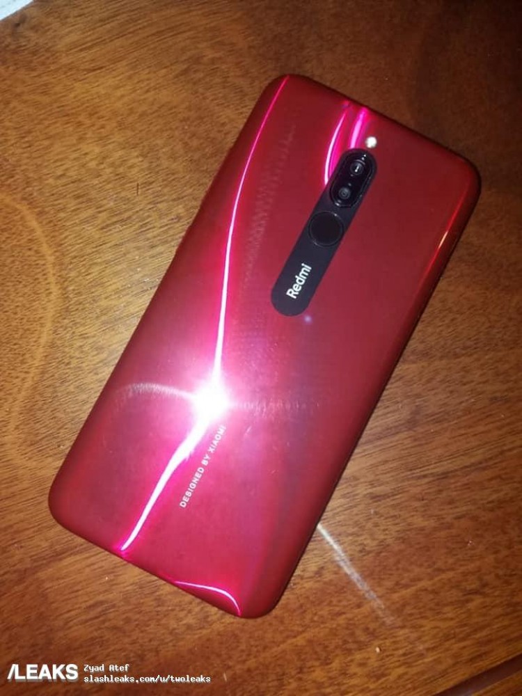 Bagian belakang ponsel Redmi yang dirumorkan sebagai Redmi 8A.