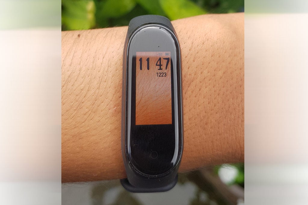 Make your Xiaomi Mi Band 4 look transparent with this custom watchface -  Gizmochina