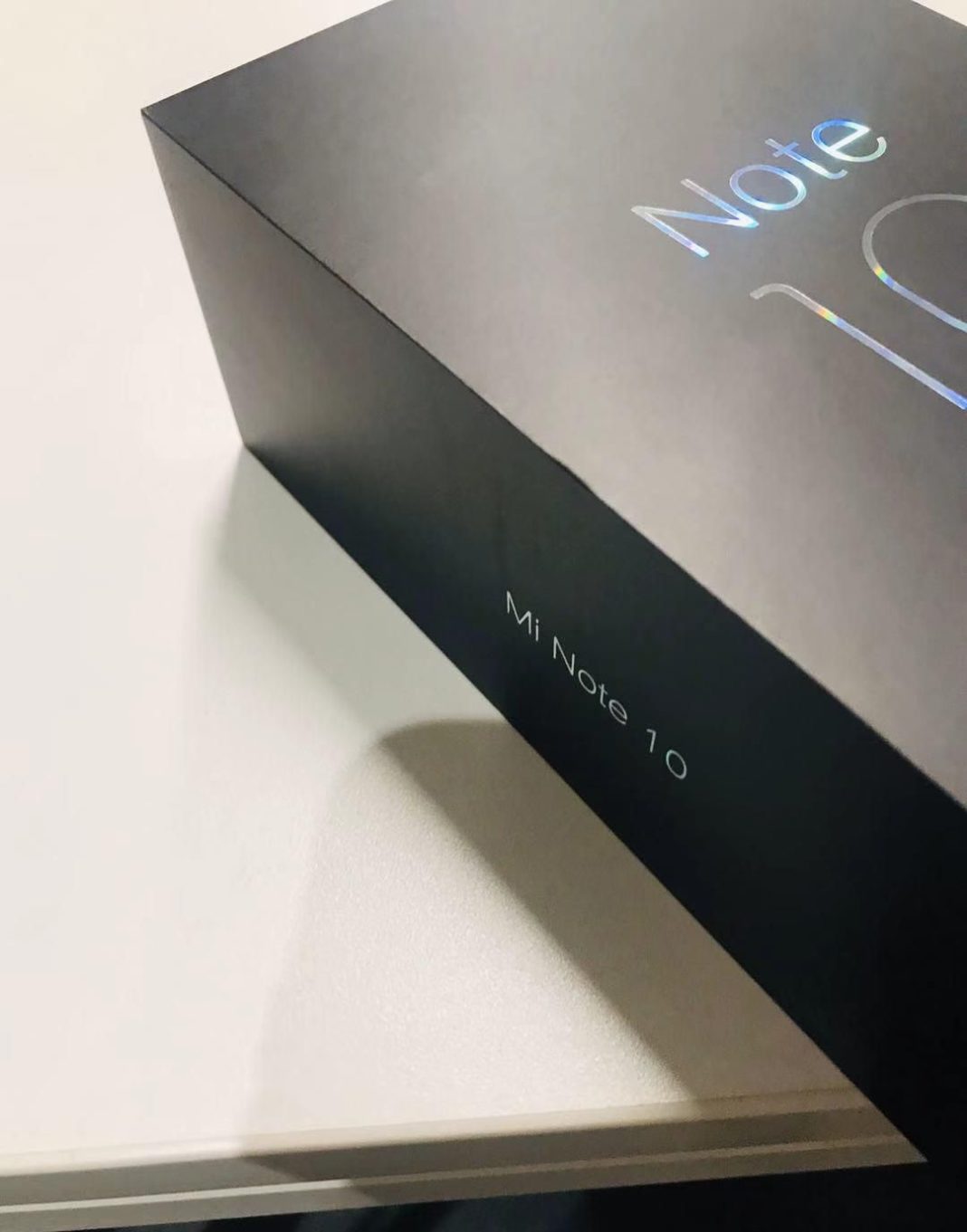 Penampakan kotak ritel Xiaomi Mi Note 10.