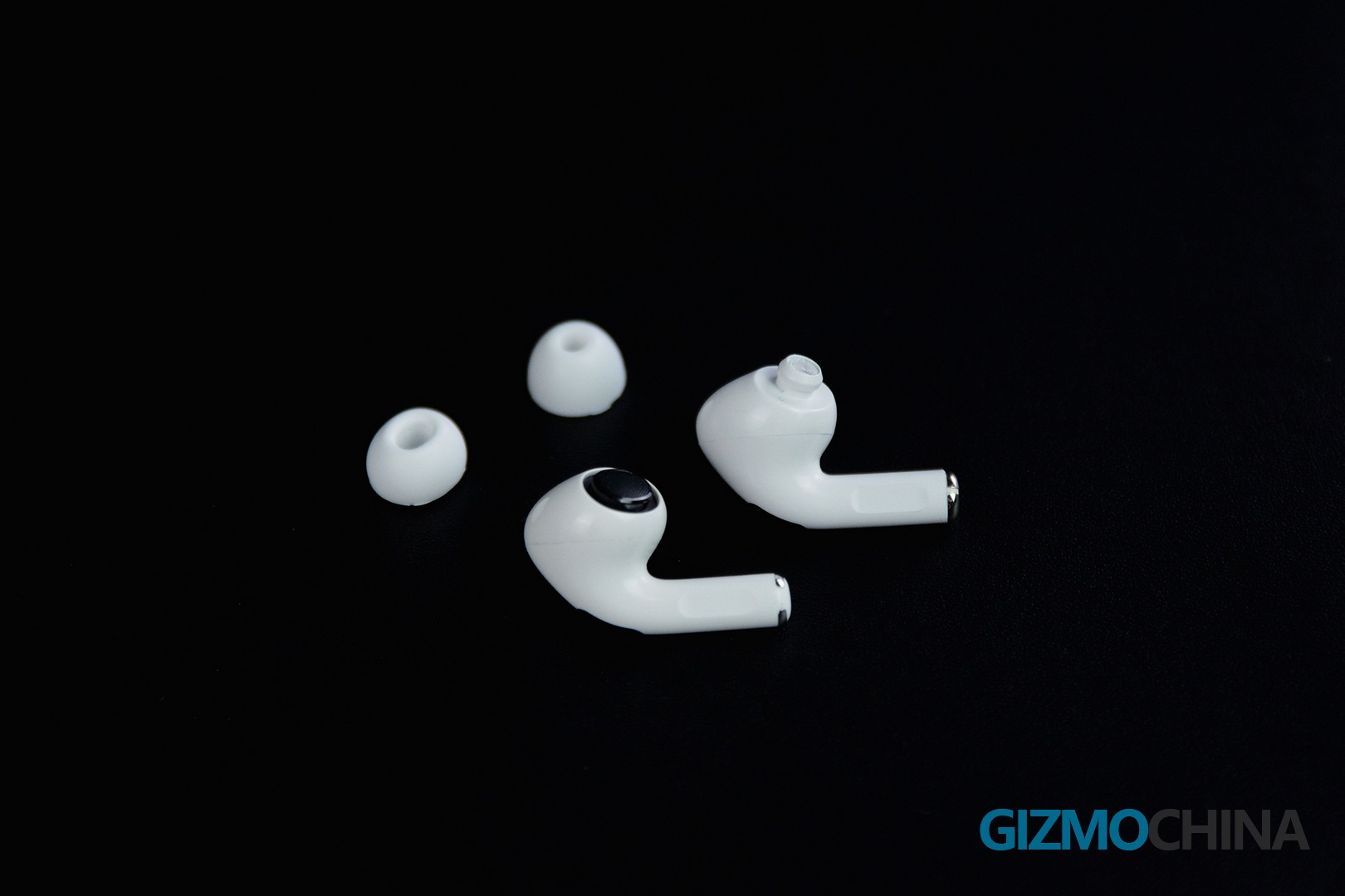 Как отличить airpods pro от pro 2. AIRPODS Pro 2 копия. Амбушюры для наушников Apple AIRPODS Pro 2. Наушники Apple AIRPODS 3 отличить оригинал.