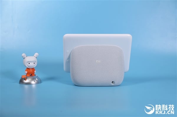 Xiaomi Mi AI Touchscreen Speaker Pro unboxing pictures: fitting Show-manship! - Gizmochina