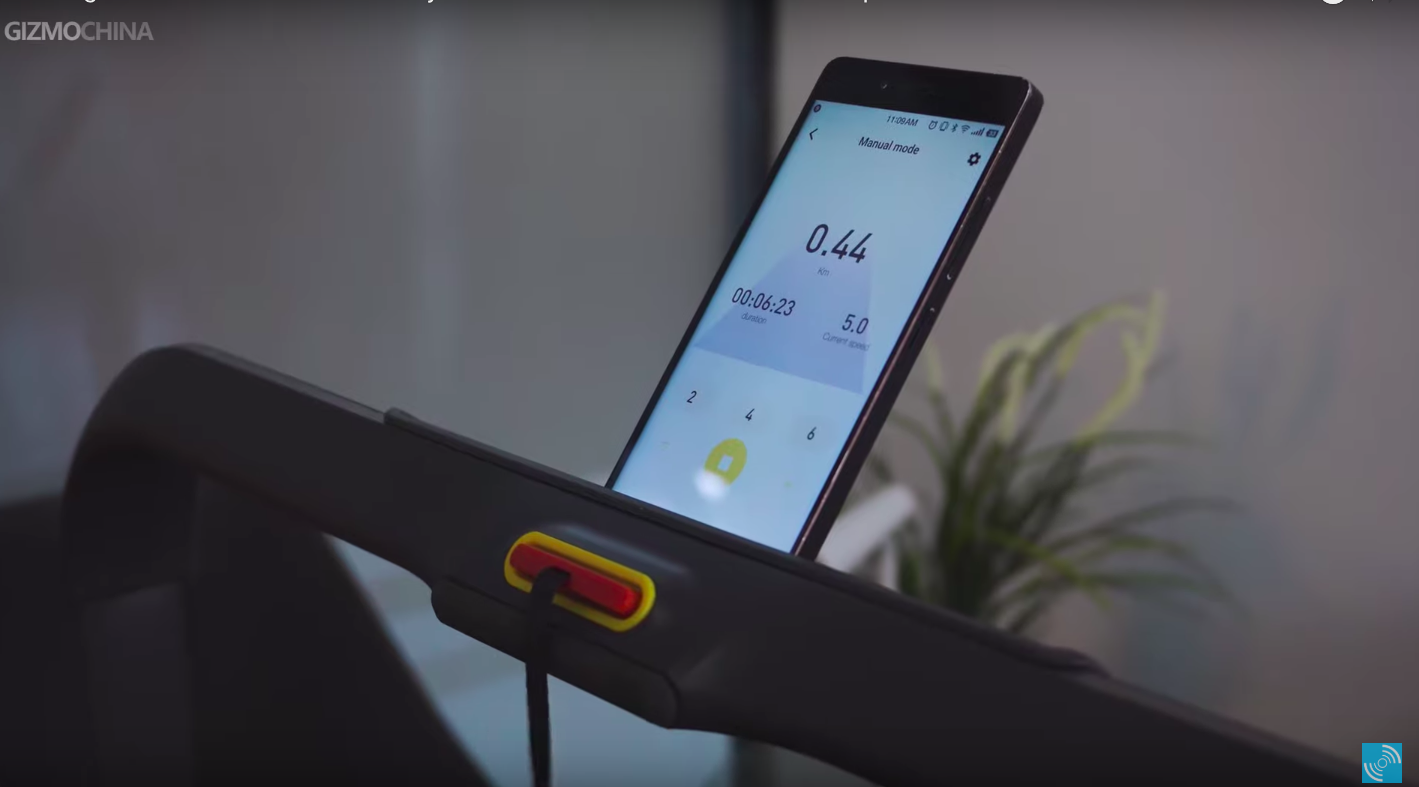 Xiaomi WalkingPad R1 Pro: Компактная, Складная Беговая Дорожка Для Вашего Дома (Видео)