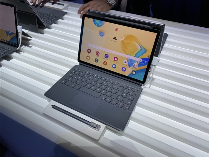 Samsung Galaxy Tab S6 live shot-