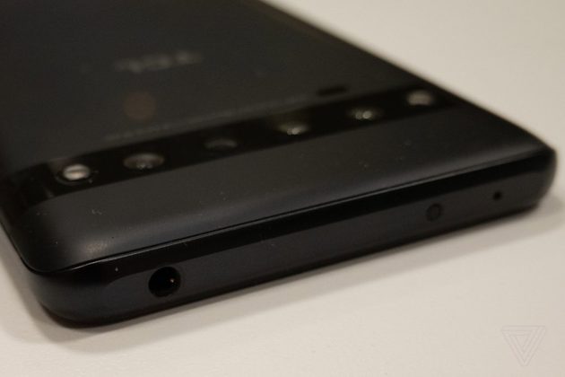 TCL 10 Pro, TCL 10 5G and TCL 10L make an appearance at CES 2020 4