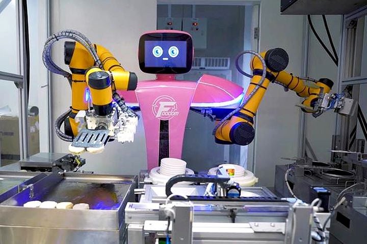 Country Garden Opens Up Foodom China S First Fully Robot Operated Restaurant Gizmochina