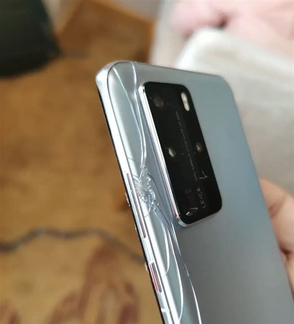 تم رصد Huawei P40 Pro مع لوحة زجاجية خلفية مكسورة بعد أيام فقط من الإطلاق 119