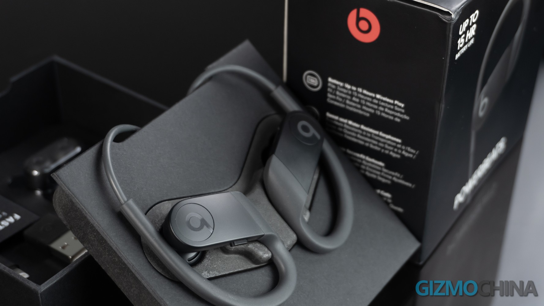Powerbeats unbox