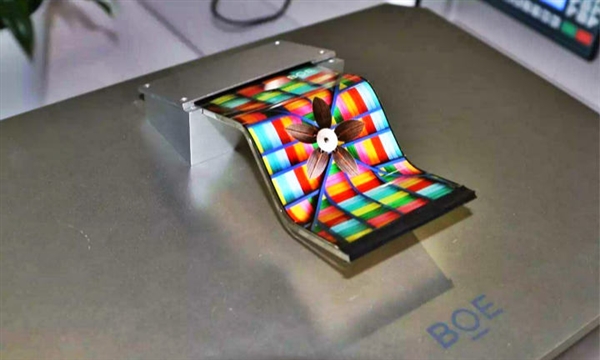 يقال إن بنك إنجلترا قام بتطوير شاشة 27 بوصة 4K HDR Mini-LED 34