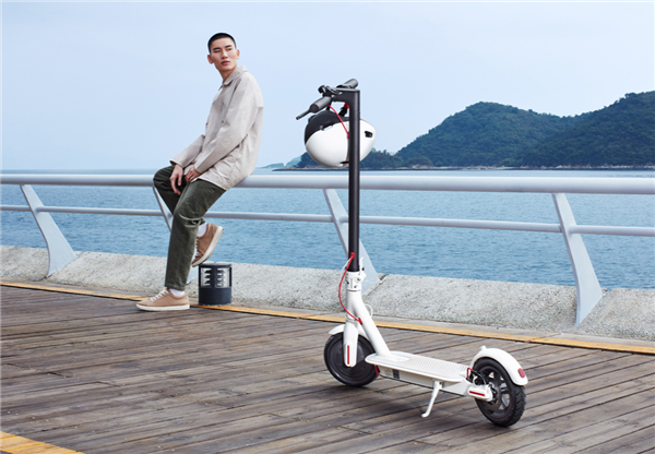 تطلق Xiaomi Mijia Scooter 1S ، وتستمر البطارية حتى 30 كم وبسعر 1999 يوان (282 دولارًا)