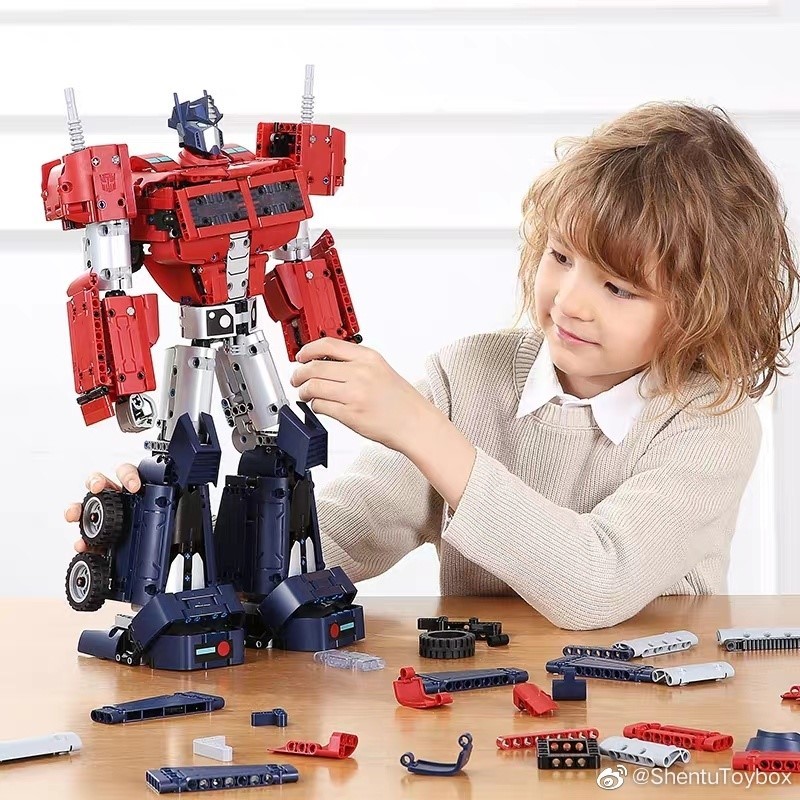 Optimus Prime Transformer Toys