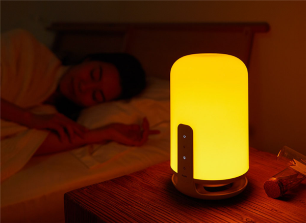 يقوم Xiaomi بتمويل أول مصباح بجانب السرير بدون ضوء أزرق في العالم 1