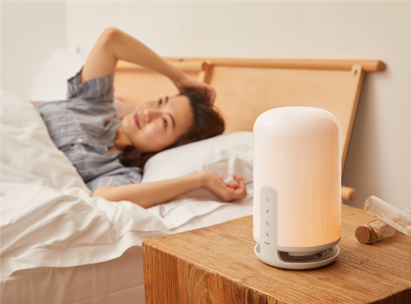 Versnellen mooi kop Xiaomi crowdfunds the world's first zero-blue light Bedside Lamp -  Gizmochina