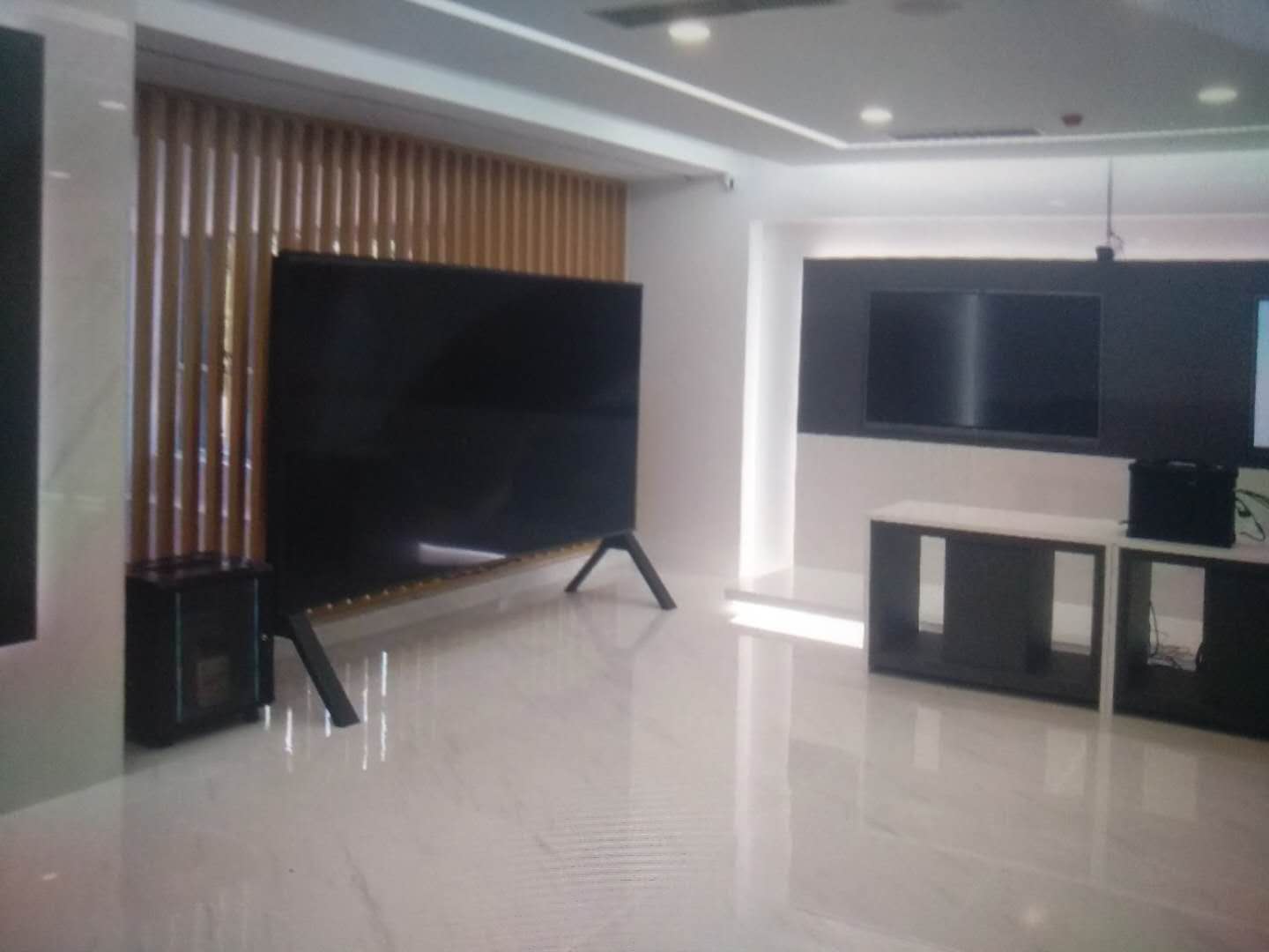 Sharp 120 inch 8K TV live images leaked, expected to launch soon ...