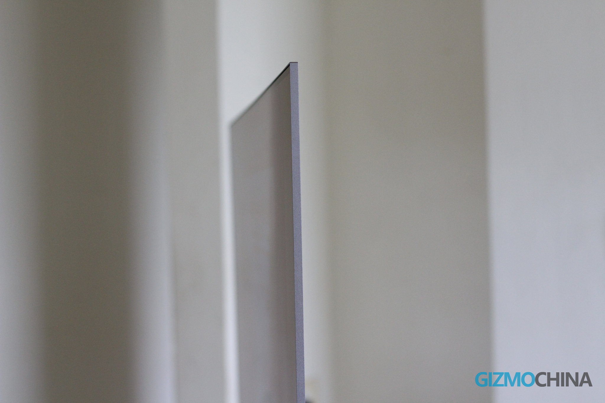   OnePlus TV U1 Super Slim Design 