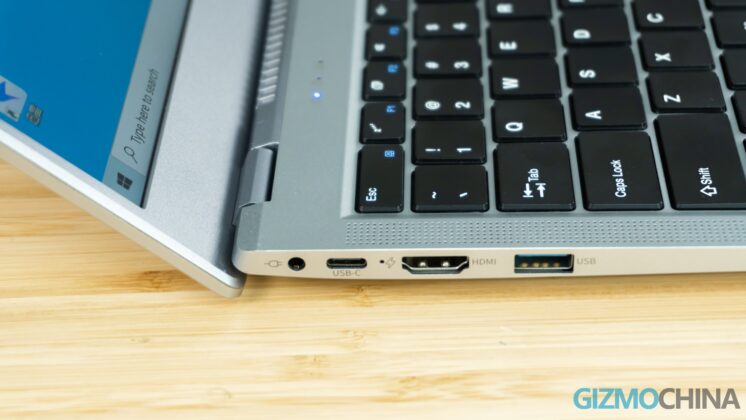 i7Book keyboard