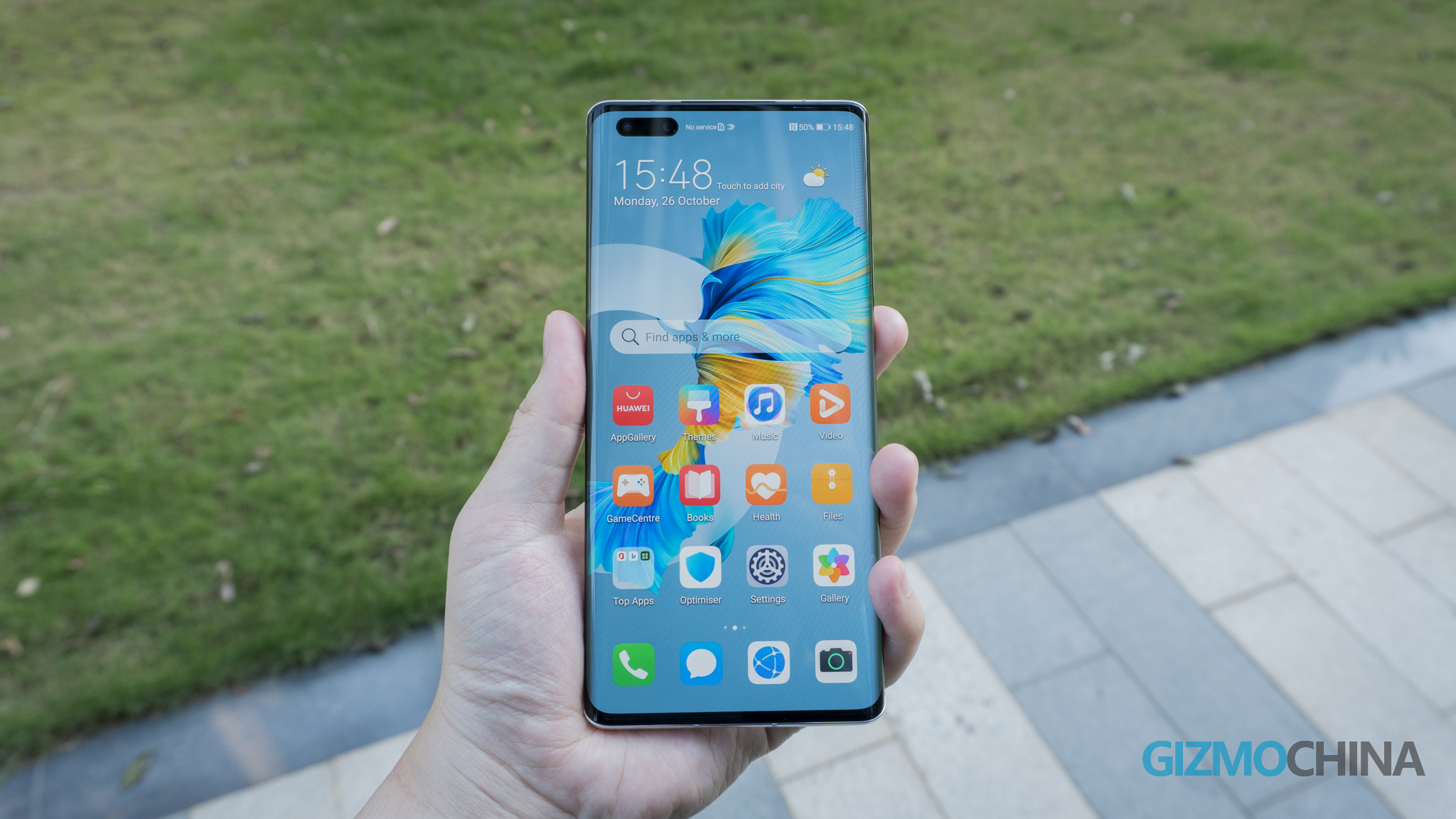 يتميز Huawei Mate 40 Pro بواجهة EMUI 11