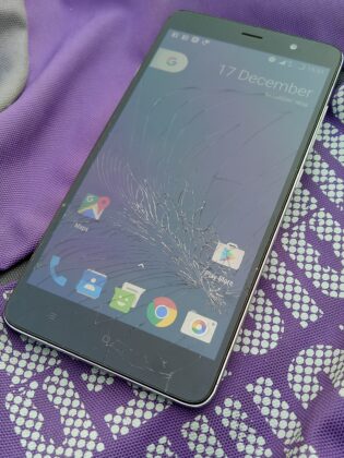 Xiaomi Redmi Note 3 Broken Display Glass Sudarshan R