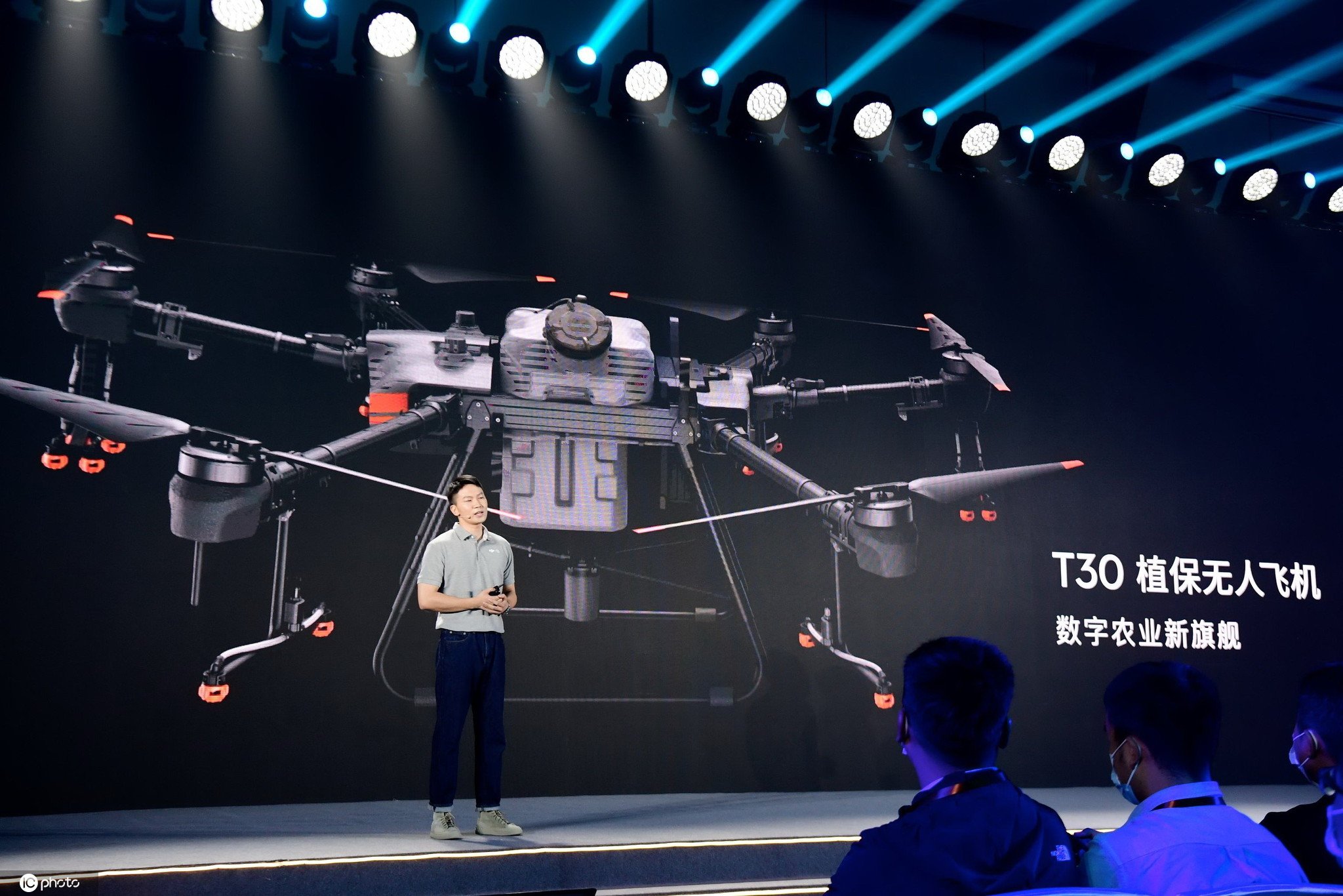 طائرة بدون طيار DJI t30 لحماية النبات