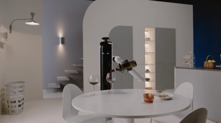 Samsung showcases two futuristic home robots, also announces JetBot 90 AI+ vacuum cleaner & SmartThings Cooking 13 Samsung Bot Handy CES 2021 04