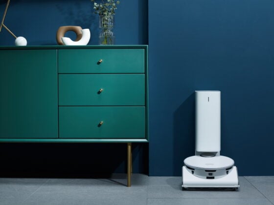Samsung showcases two futuristic home robots, also announces JetBot 90 AI+ vacuum cleaner & SmartThings Cooking 3 Samsung JetBot 90 AI+ CES 2021 01
