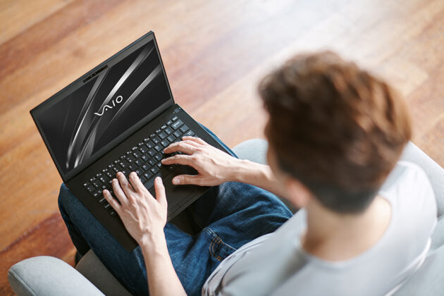 VAIO SE14 Laptop Featured 02