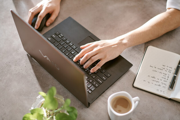 VAIO SE14 Laptop Featured 03