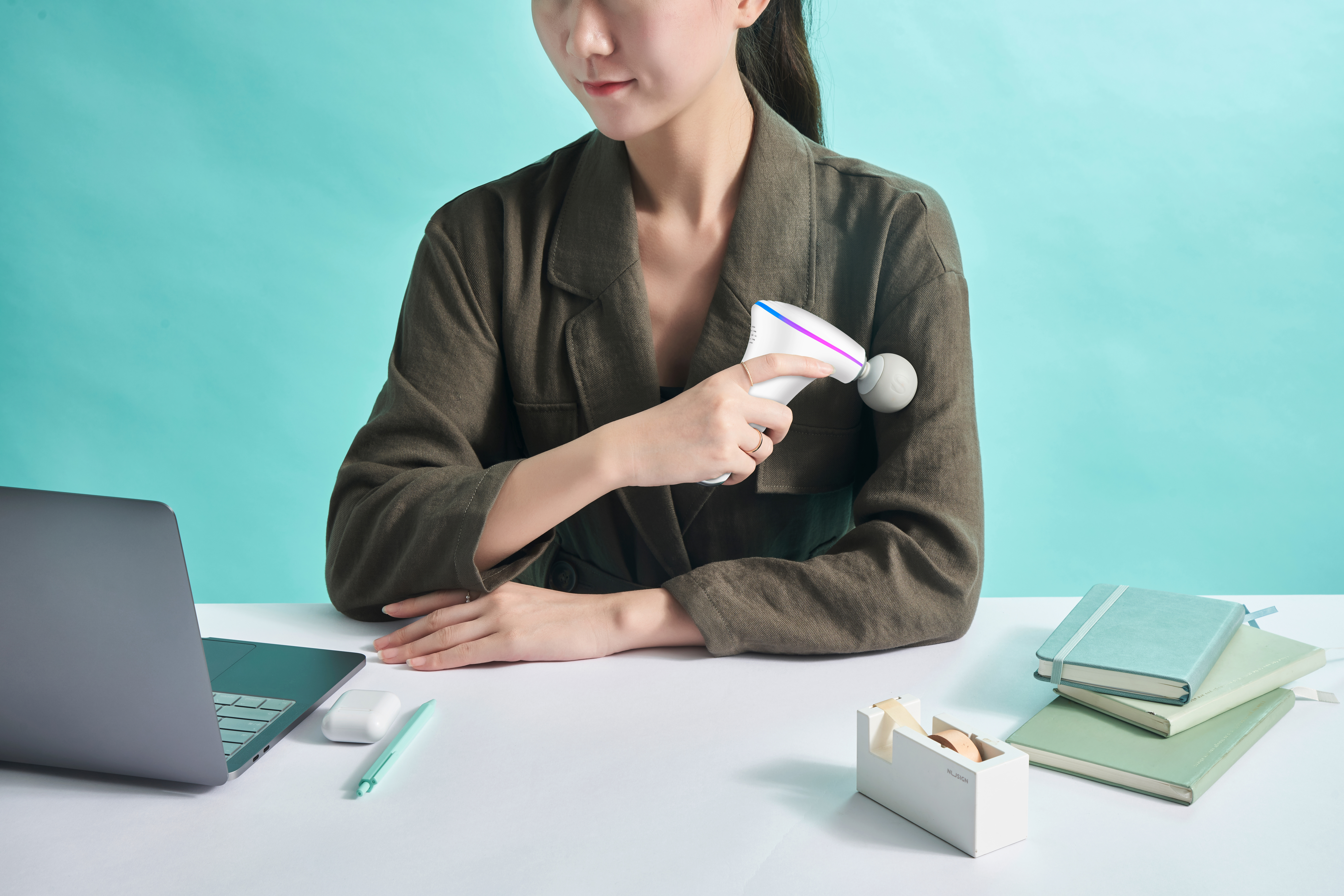 SKG F5 Portable Massage GunSKG F5 Portable Massage Gun