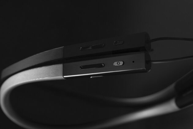 Xiaomi Mi Portable Bluetooth Speaker (16W) and Mi Neckband Bluetooth Earphones Pro launched in India 10 Xiaomi Mi Neckband Bluetooth Earphones Pro Featured 03
