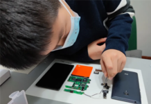 Lei Jun expresses admiration as boy, 9, turns a dismantled Redmi 1 into an artwork redmi 1