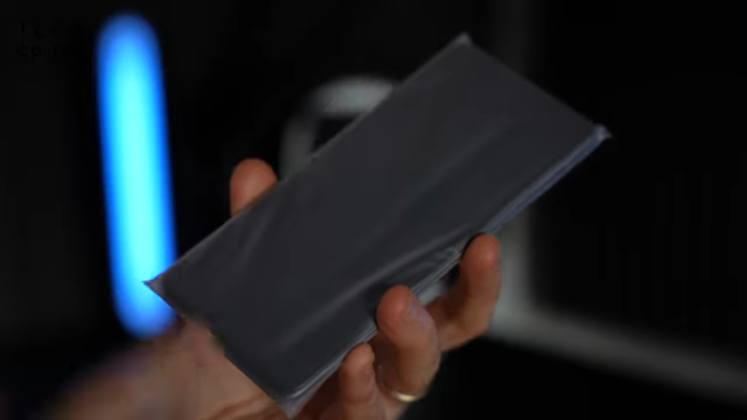 realme 8 Pro unboxed several days before launch 7 realme 8 pro