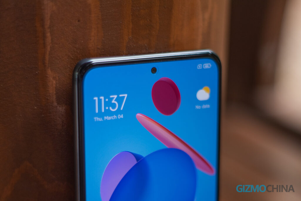 Redmi K40 Pro extremely thin punch hole