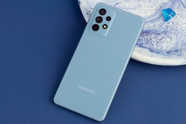 Samsung Galaxy A52 4G and 5G launched: Specifications, Features, and Price 10 Samsung Galaxy A52 Awesome Blue Featured