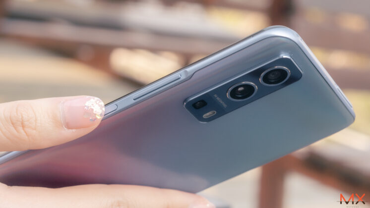 Vivo Y72 5G early unboxing reveals in-box contents, specs, & live images 6 Vivo Y72 5G