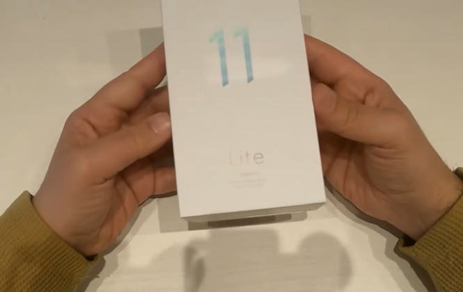 Xiaomi Mi 11 Lite unboxing