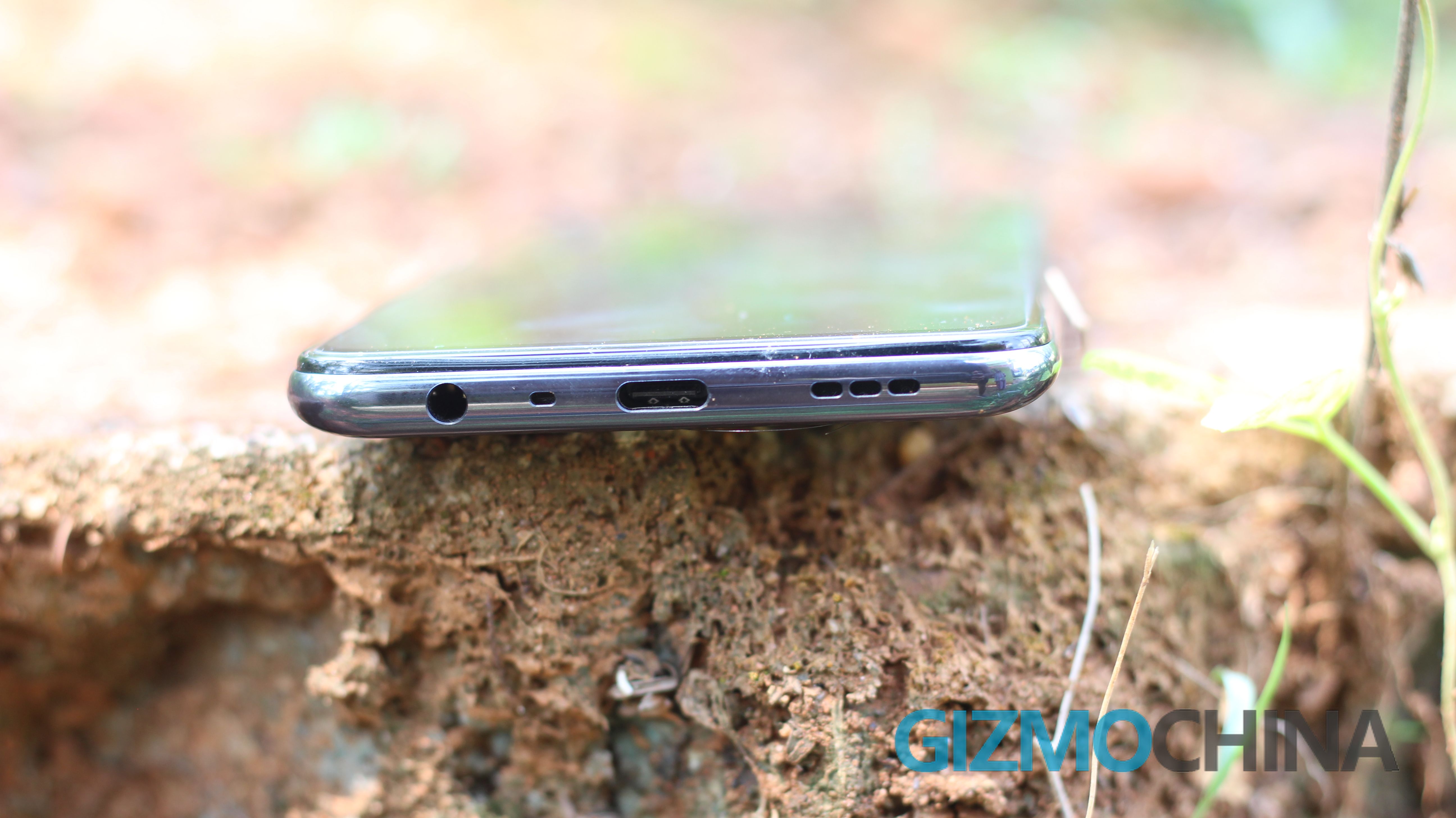 OPPO F19 headphone jack Review 3