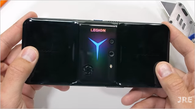 Lenovo Legion Dual Phone 2 snaps in two under light pressure during a