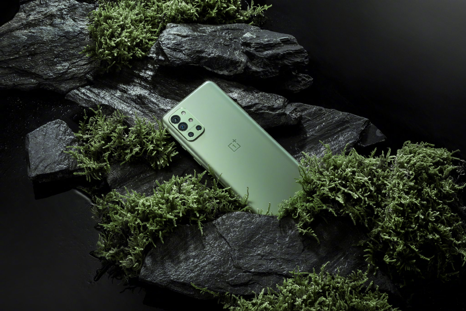 OnePlus 9R Qingyu Greeen Featured 02