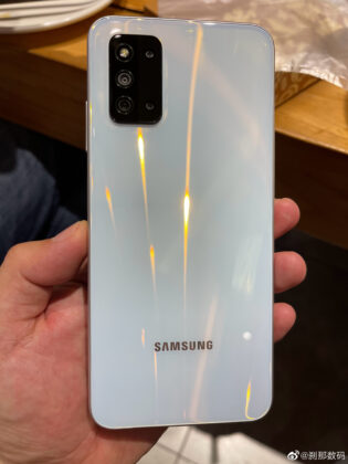Samsung Galaxy F52 5G live shots