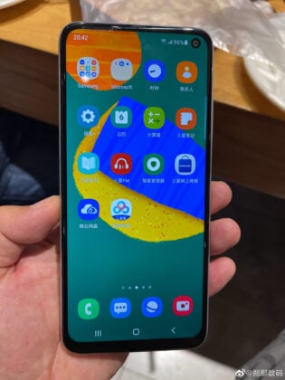 Samsung Galaxy F52 5G live shots