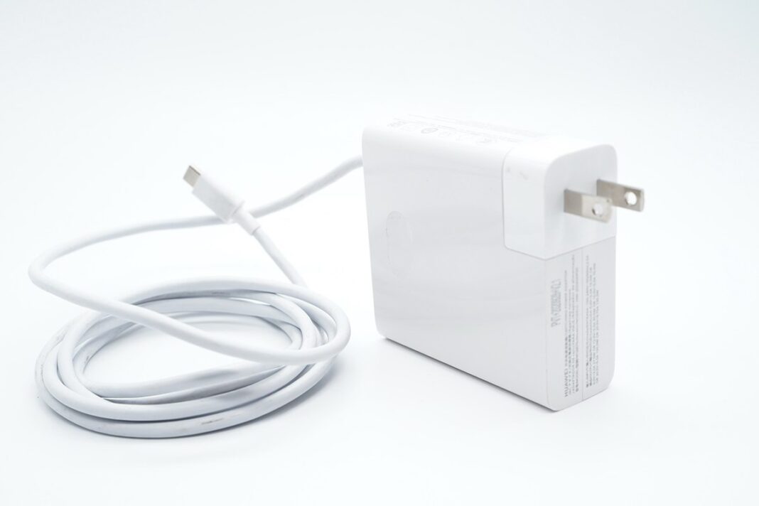 Huawei launches 135W USBC charger with PD and Huawei SuperCharge