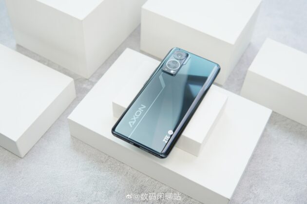 ZTE Axon 30 5G live shots 3