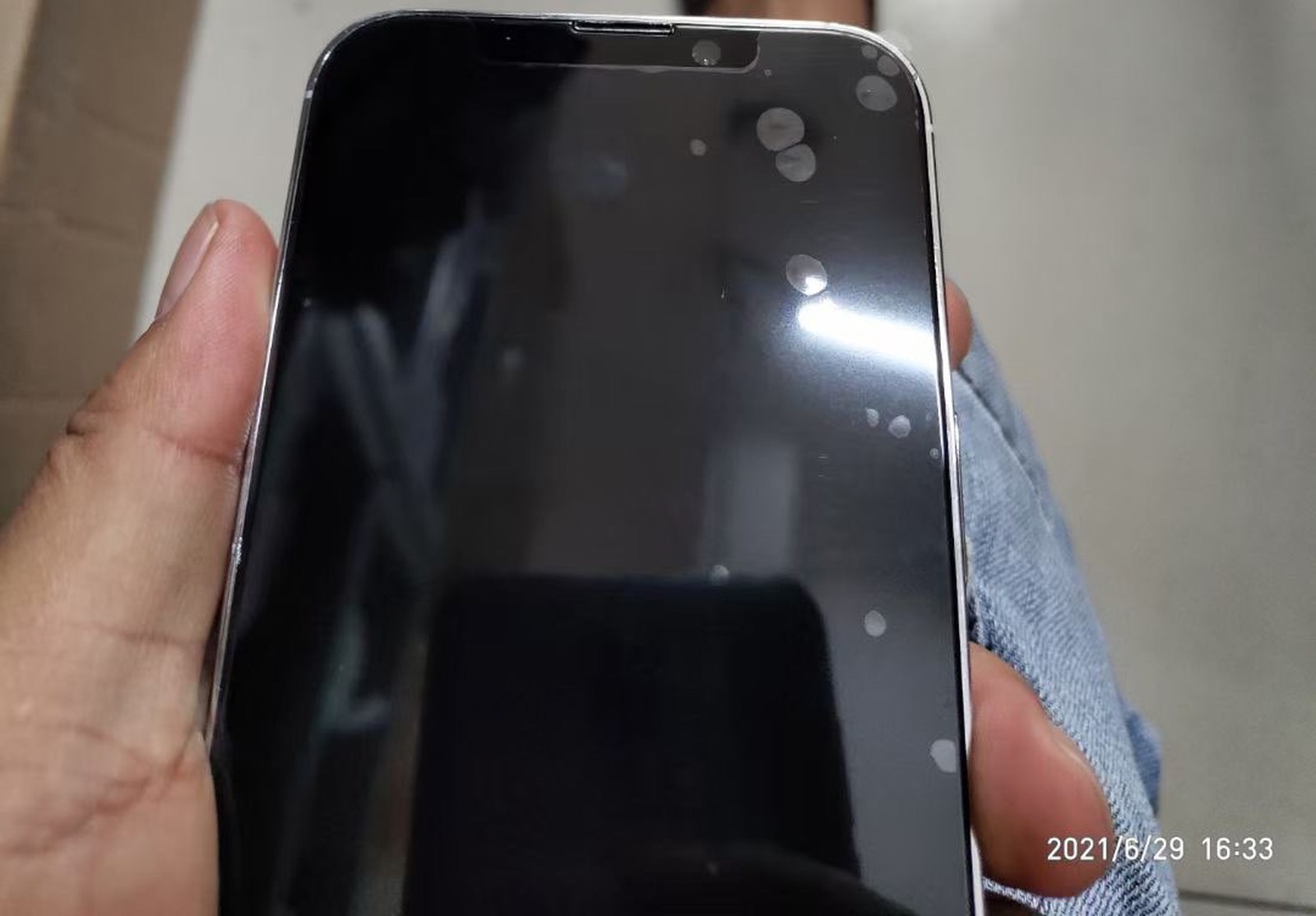 iPhone 13 front