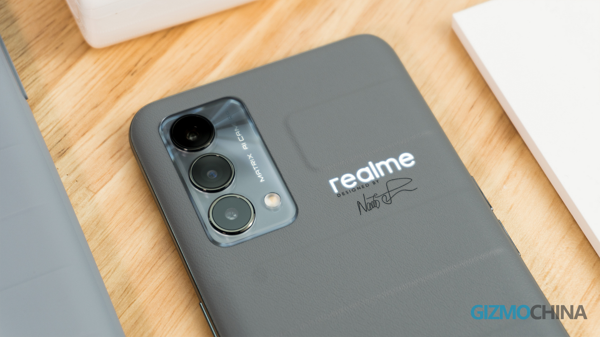 Realme GT Master Gift Box Edition Hands On 09