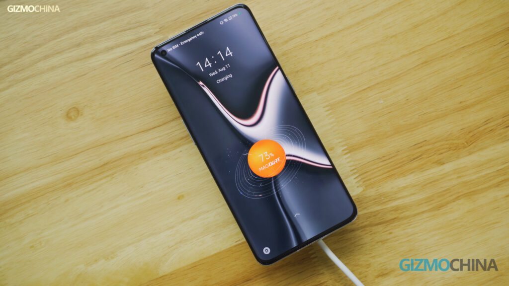 Realme Magdart charger hands on 05